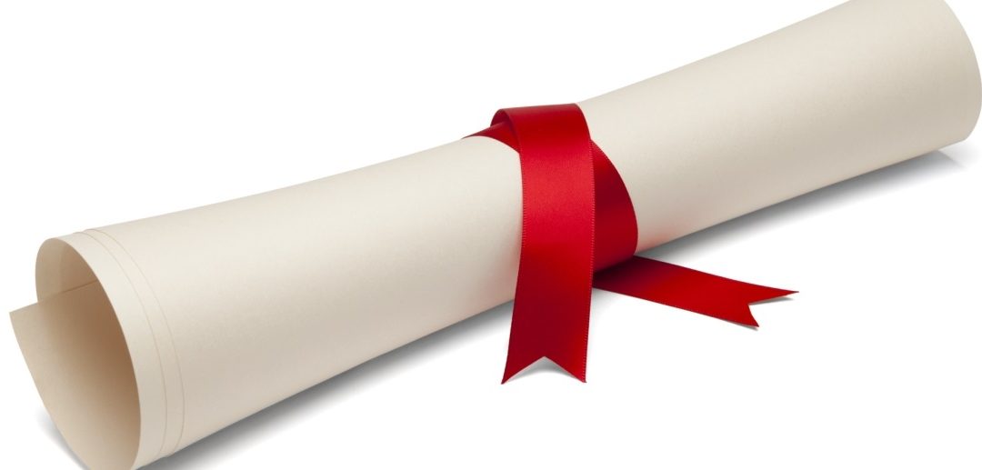 Faculdade condenada por reter diploma de aluna